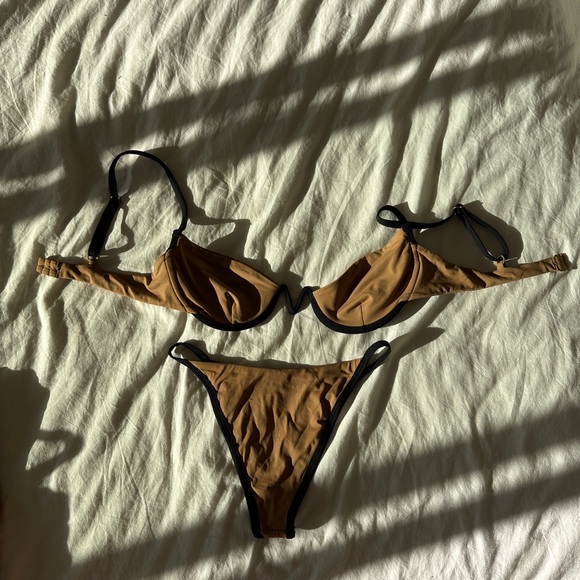 LSPACE bikini! SMALL bottom | MEDIUM top. Like NEW, barely worn. - Picture 4 of 5
